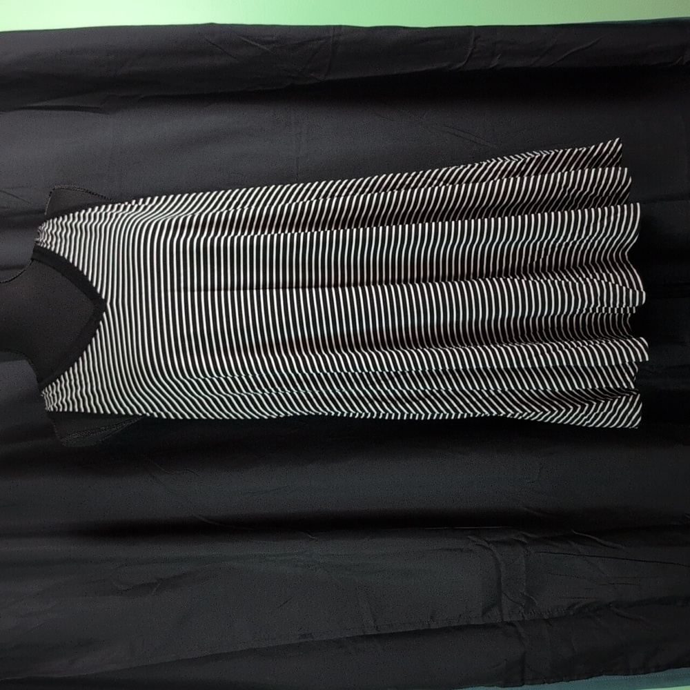 POL Striped Dress. Size M..‎ Like New.
